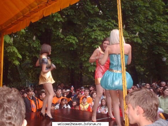 toata lumea sus !!! roman 4 mai 2008